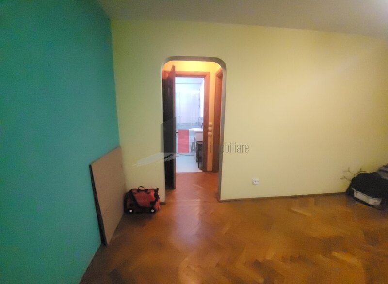 Titan, apartament 3 camere cu centrala