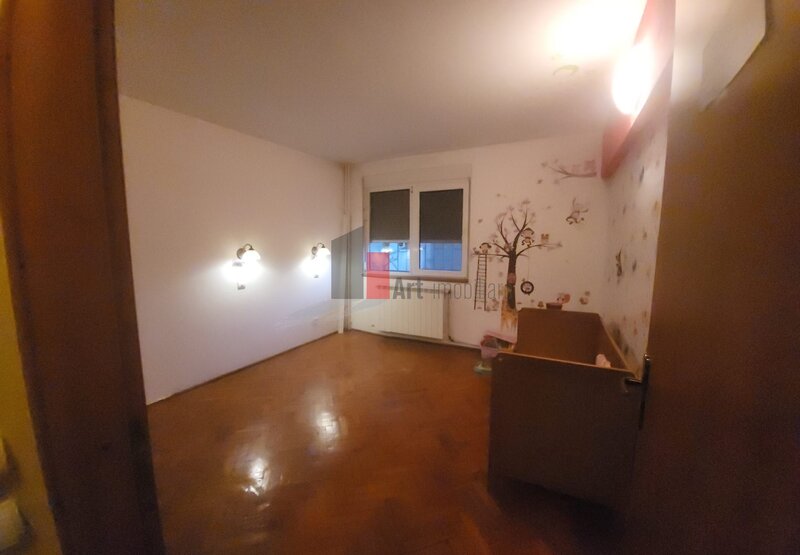 Titan, apartament 3 camere cu centrala