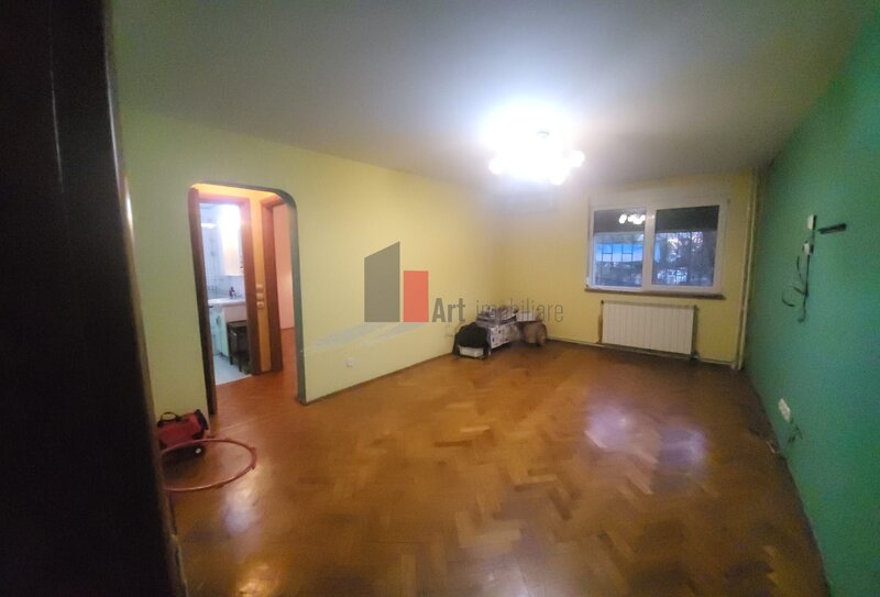 Titan, apartament 3 camere cu centrala