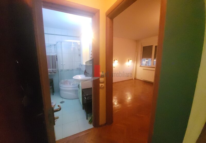 Titan, apartament 3 camere cu centrala